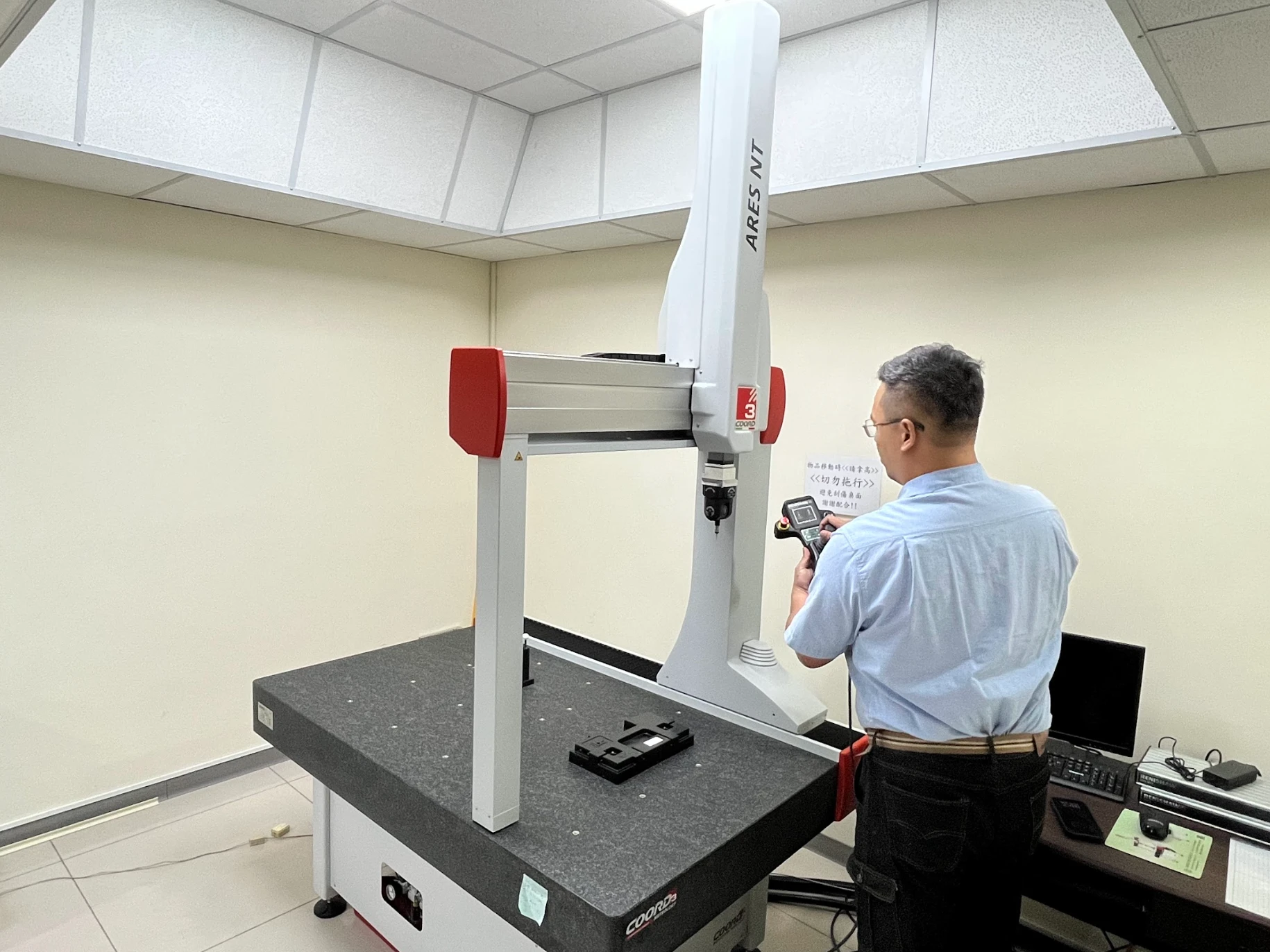 イタリア製 COORD3 三次元測定機 5